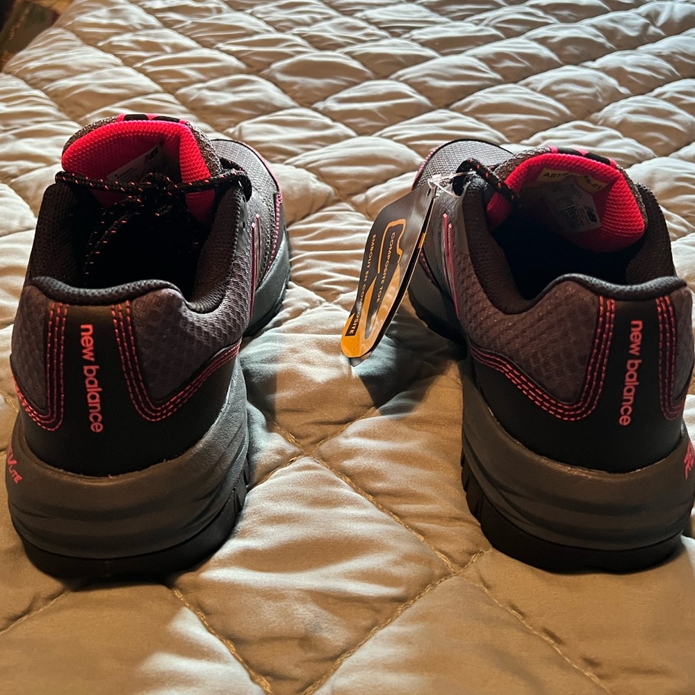 New Industrial 589 Work Sneakers in Gray/black with Pink Accents - Picture 4 of 10